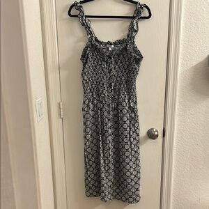 NWOT midi dress. Black and white floral pattern. Size 2x